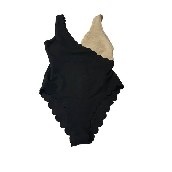 NWT C+D+M Color Block Scallop Edge One-Piece Ribbed Swimsuit S #X-5-25-100 - Picture 1 of 8